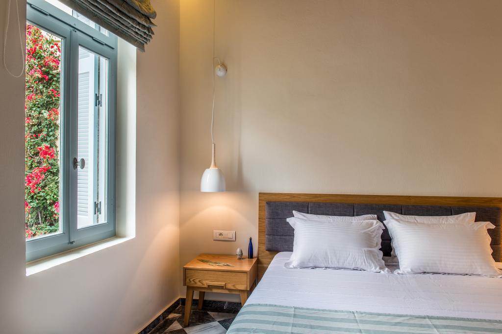 Hotel Off Chania  ภายนอก รูปภาพ