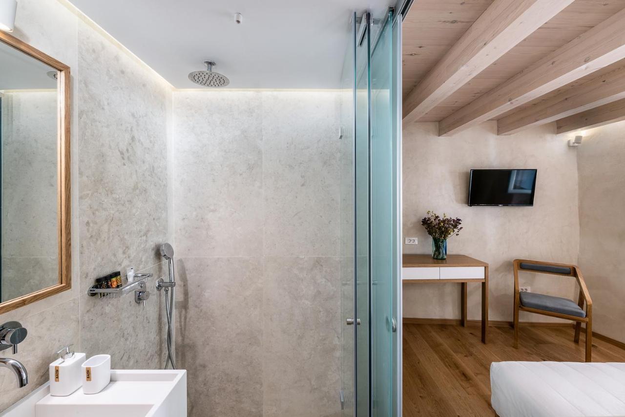 Hotel Off Chania  ภายนอก รูปภาพ